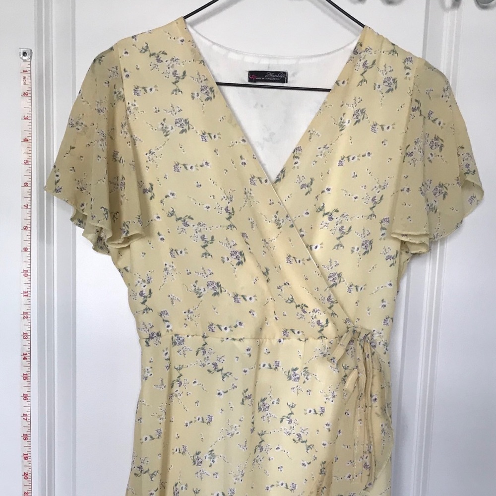 Floral ruffle Mini wrap dress - yellow